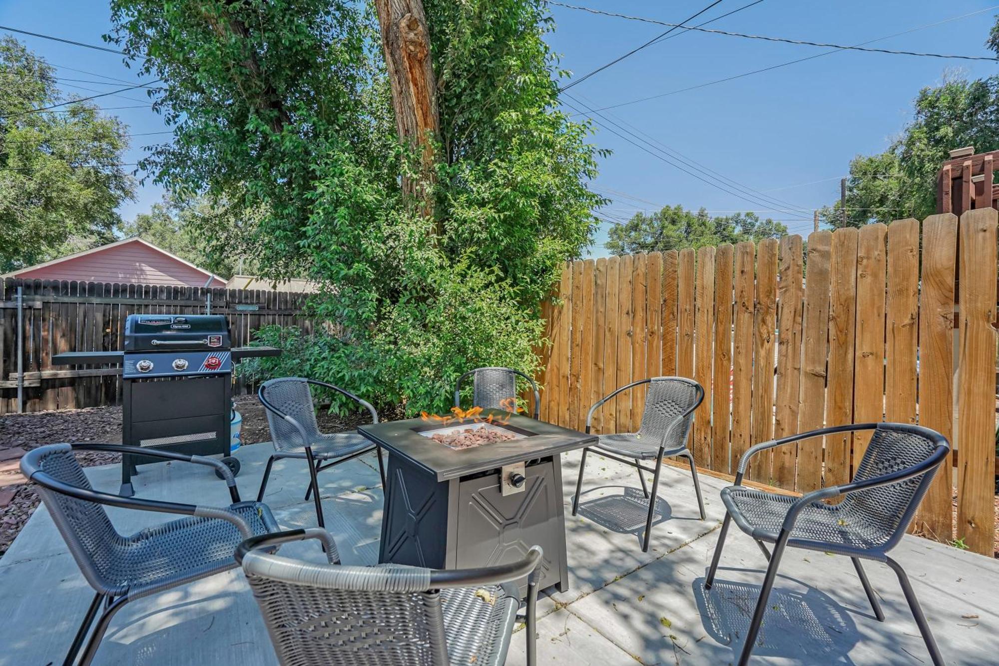 Neighborly Heights - Downtown King Bbq Fire Pit Villa Colorado Springs Exterior photo